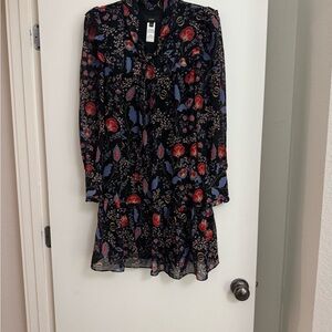Chic Black and Red Floral Long Sleeve shift Dress.  Size 2